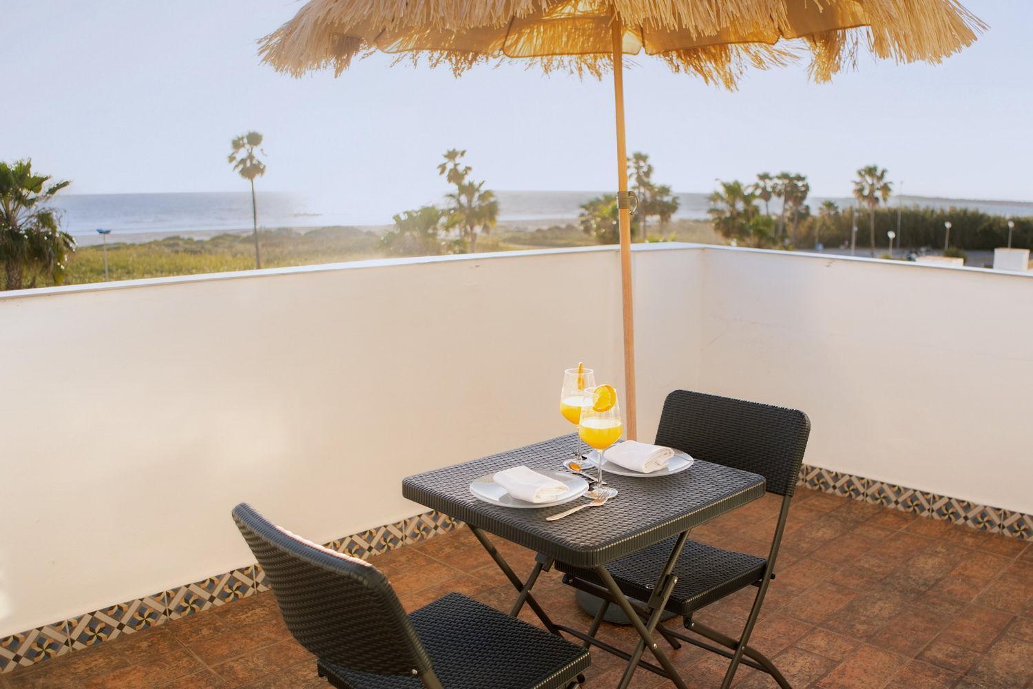 Playa Conil - Beachfront & Hotel