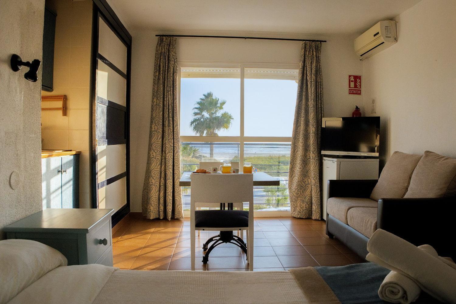 Playa Conil - Beachfront & Hotel