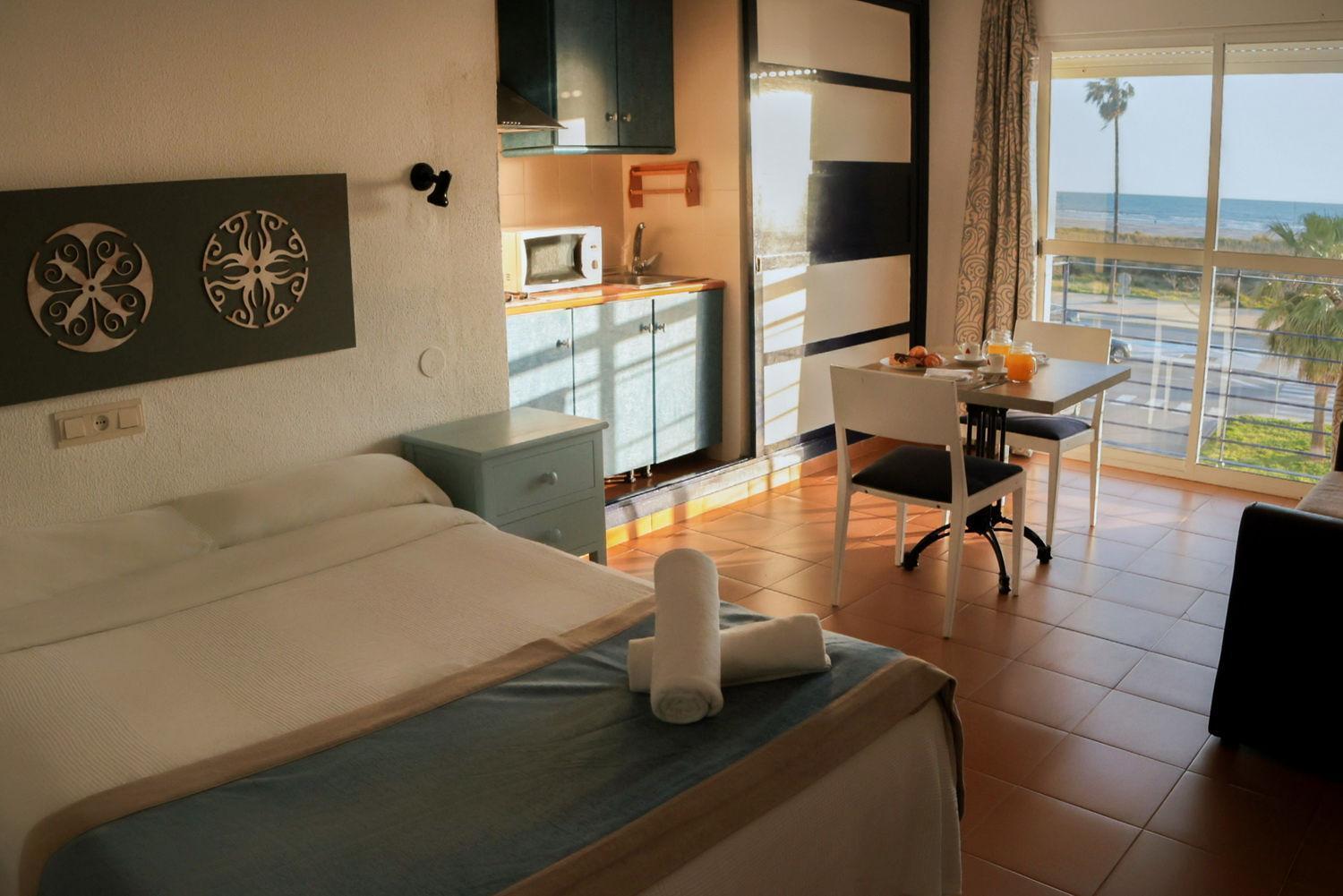 Hotel Playa Conil - Beachfront &