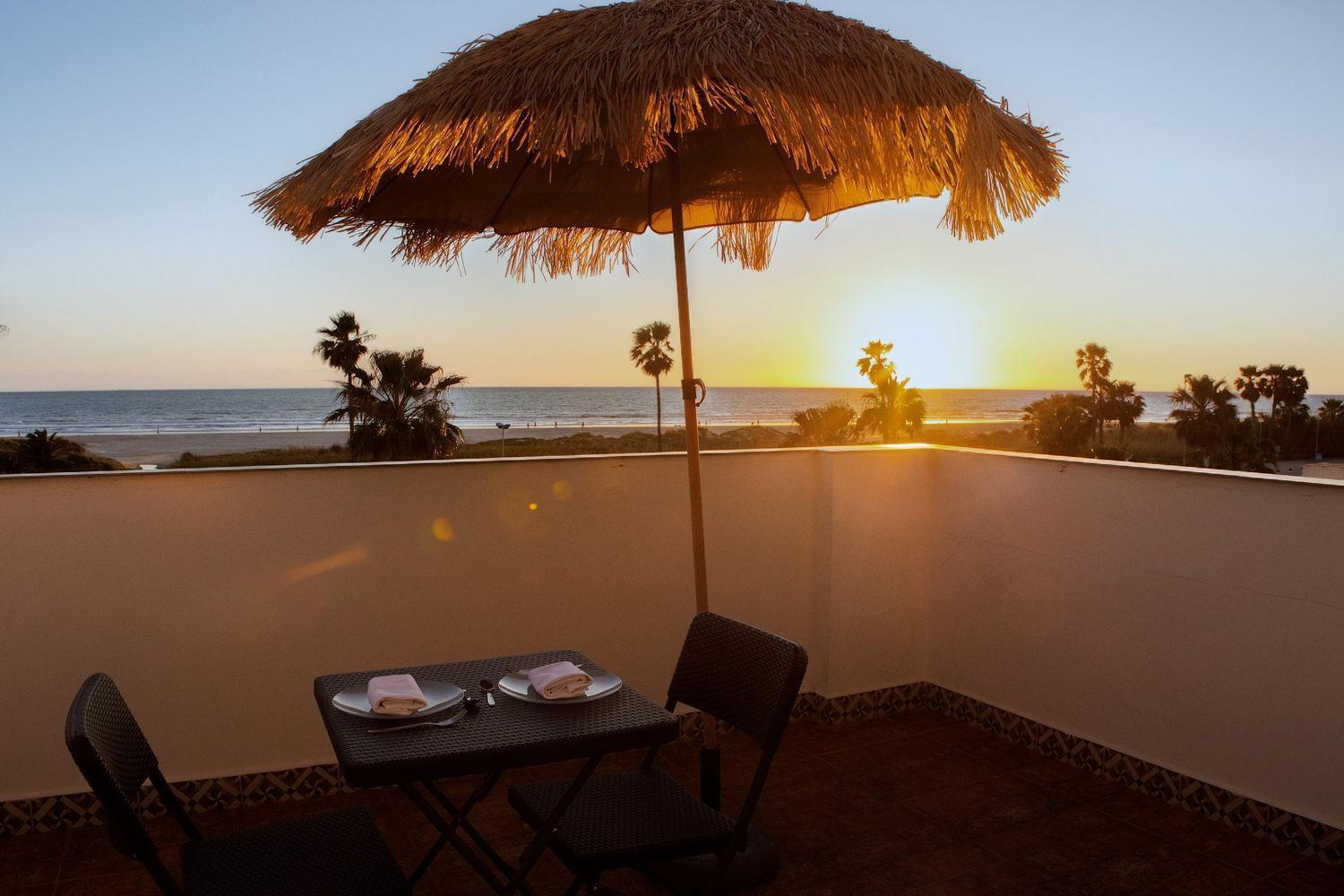 Hotel Playa Conil - Beachfront &