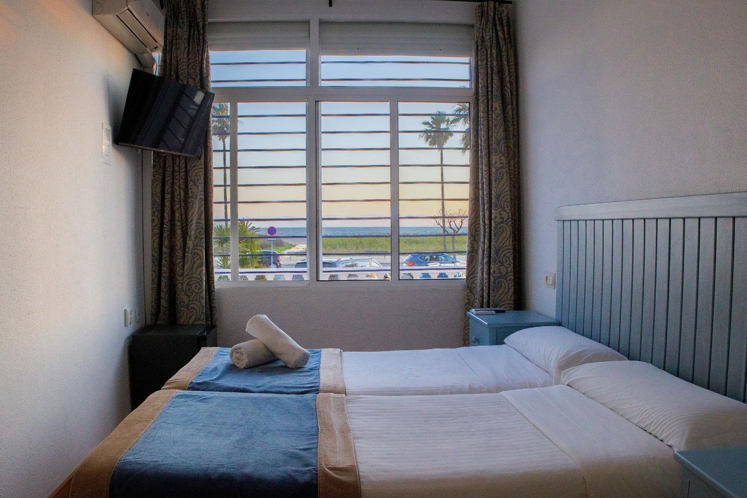 Playa Conil - Beachfront & Hotel *
