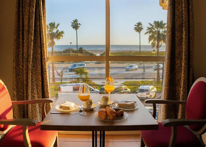 Hotel Playa Conil - Beachfront Studios & Suites