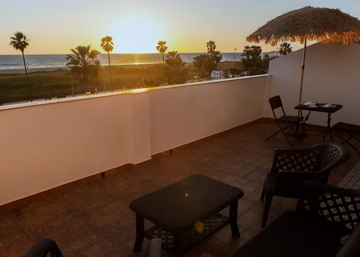 Hotel Playa Conil - Beachfront Studios & Suites