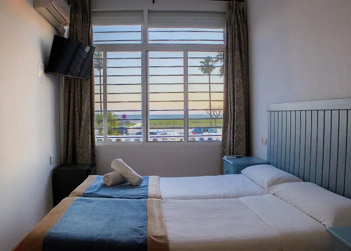 Hotel Playa Conil - Beachfront Studios & Suites