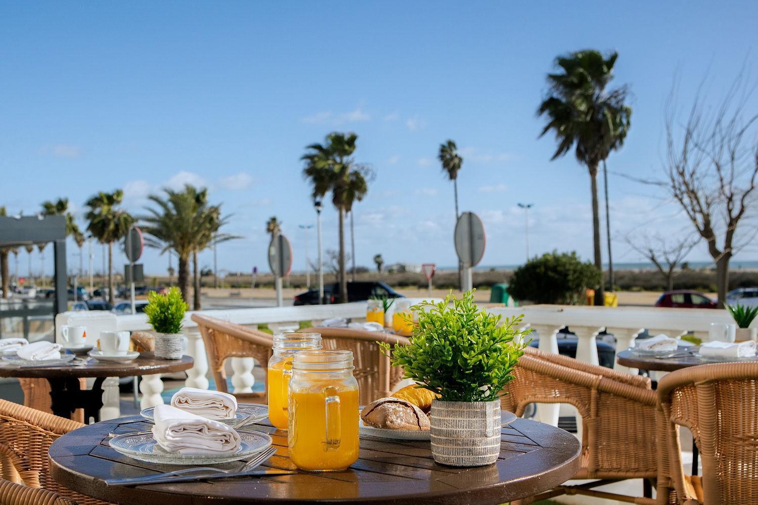 Hotel Playa Conil - Beachfront &