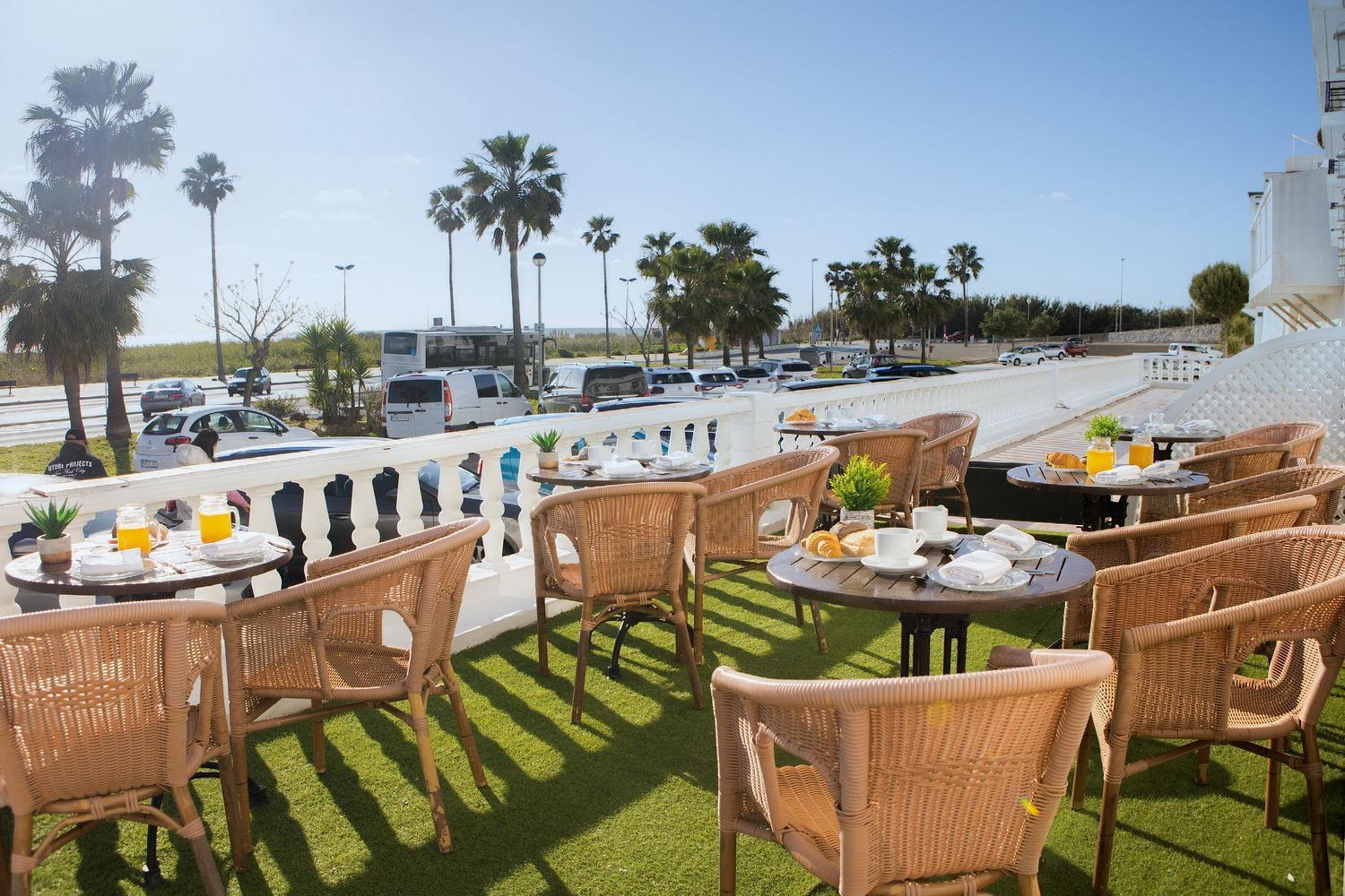 Hotel Playa Conil - Beachfront & *